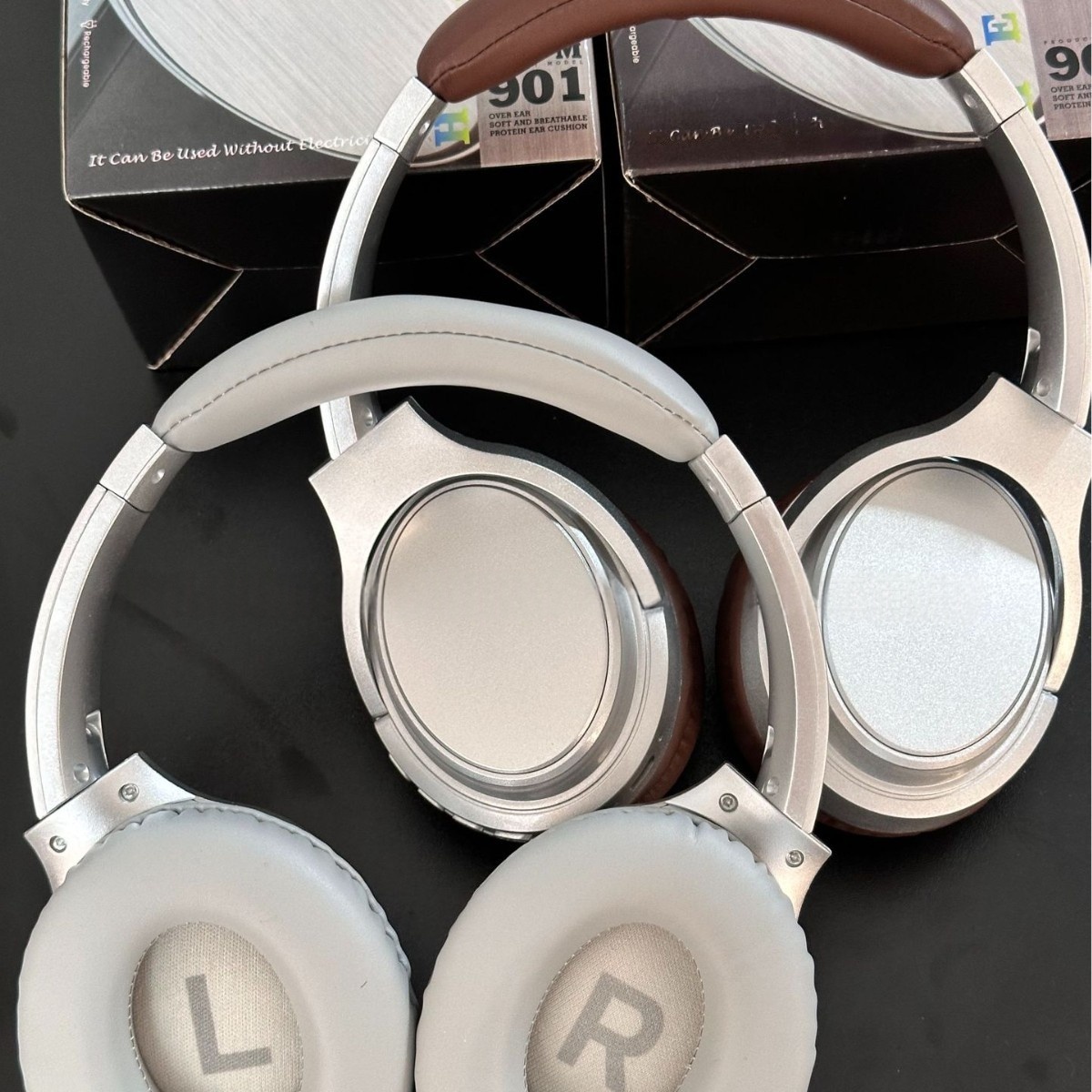 New 901 American-style Retro Over-ear Metal Headphones - Image 2